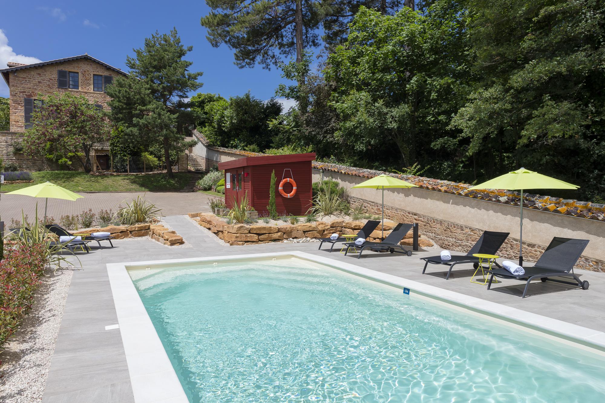 Contact Hotels Le Savigny & Spa Blacé Exterior foto